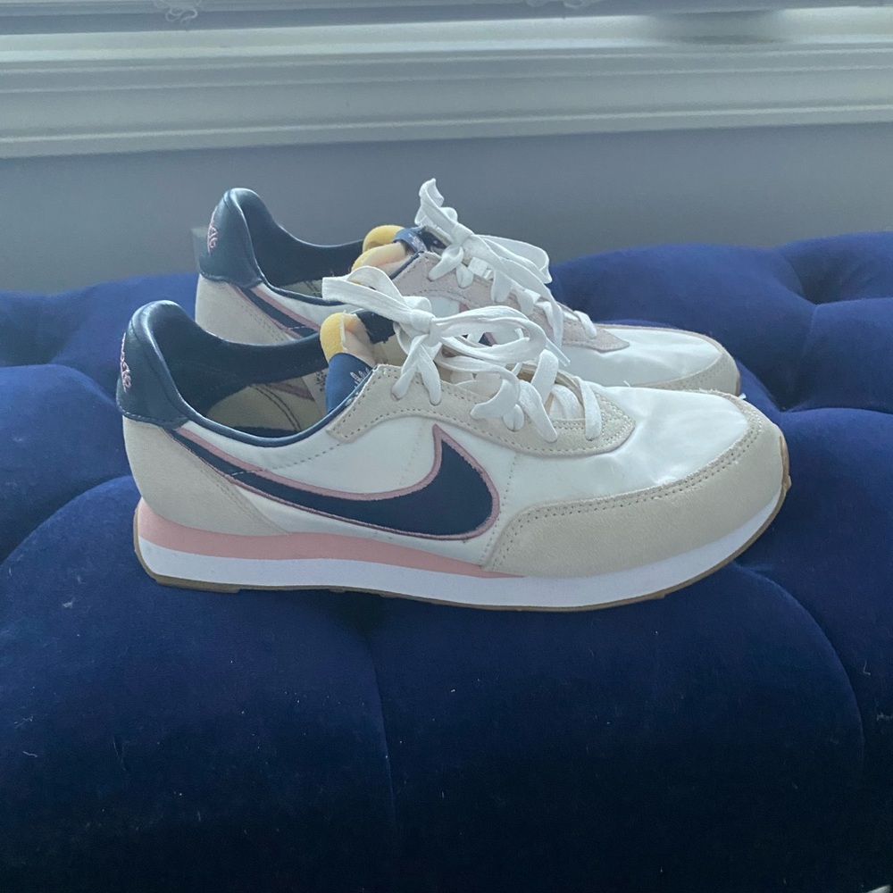 Nike White and Blue Sneakers with Air Max Cushioning